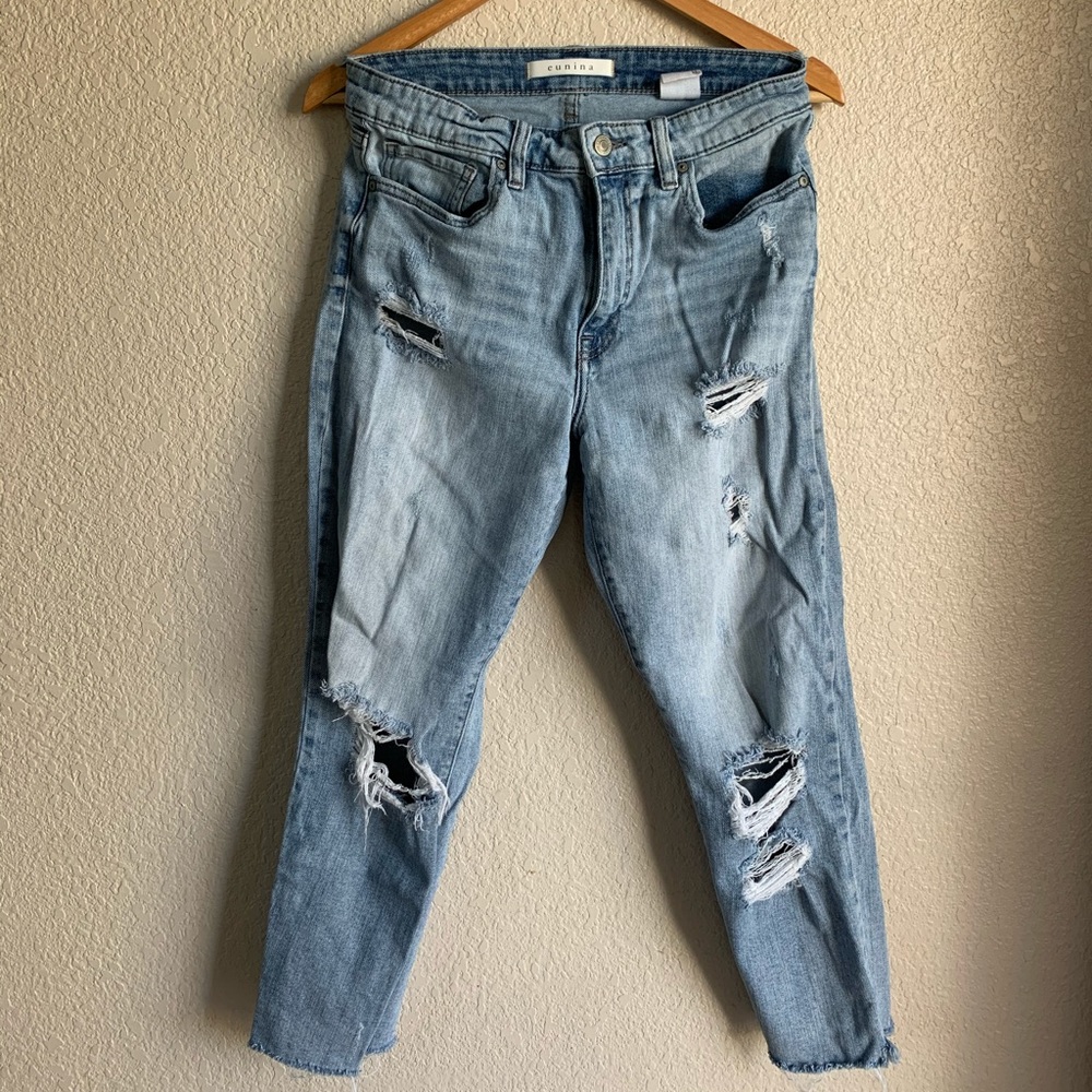 Distressed crop denim jean pants!